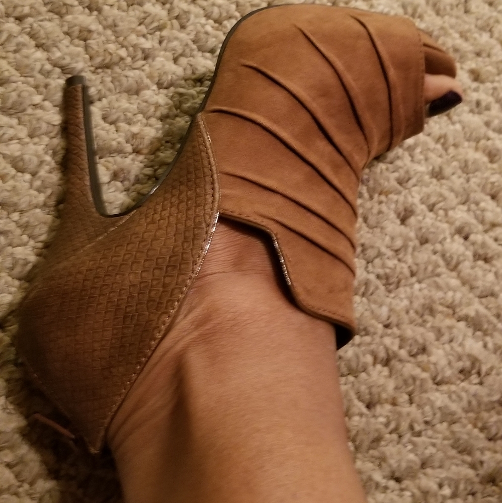 Booties - Picture 3 of 4